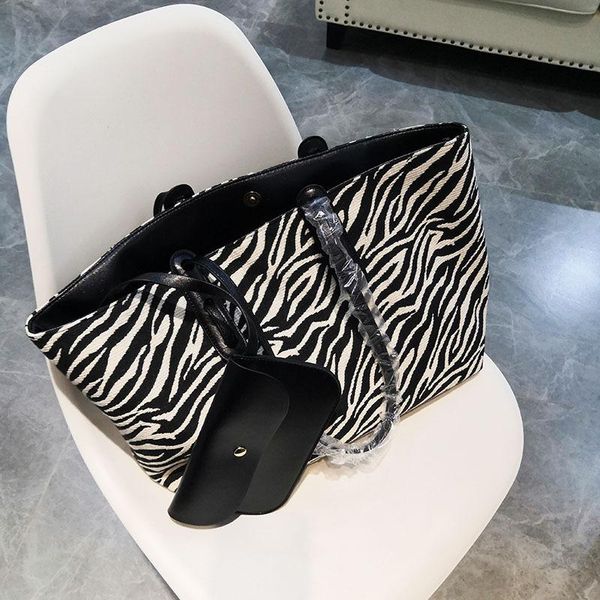 evening bags all-match printing tote bag large capacity shoulder diagonal portable picture purses and handbags luxury designer
evening bags all-match printing tote bag large capacity shoulder diagonal portable picture purses and handbags luxury designer