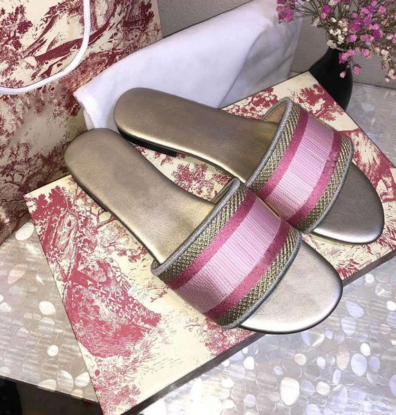 2021 luxury fashion designer women's slippers flat shoes summer outdoor floor sliding wedge beach sandals letter barefoot embroidered w, Black
2021 luxury fashion designer women's slippers flat shoes summer outdoor floor sliding wedge beach sandals letter barefoot embroidered w, Black