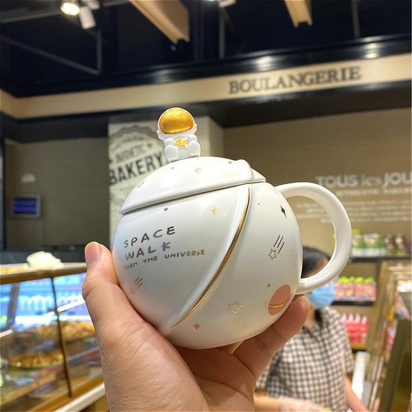 mugs korean water cup creative planet boy couple ceramic lovely female astronaut mug with cover spoon
mugs korean water cup creative planet boy couple ceramic lovely female astronaut mug with cover spoon