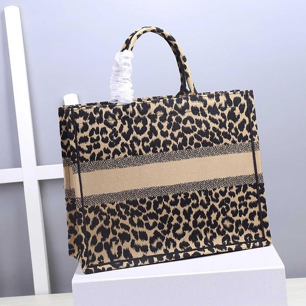 r handbags fashion brand tote bag bags oversize three-dimensional embroidery luxury checker plaid flower 50%off
r handbags fashion brand tote bag bags oversize three-dimensional embroidery luxury checker plaid flower 50%off