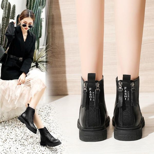 boots 2021 designer women leather autumn ladies platform split short plush shoes trend motorcycle black 0432
boots 2021 designer women leather autumn ladies platform split short plush shoes trend motorcycle black 0432