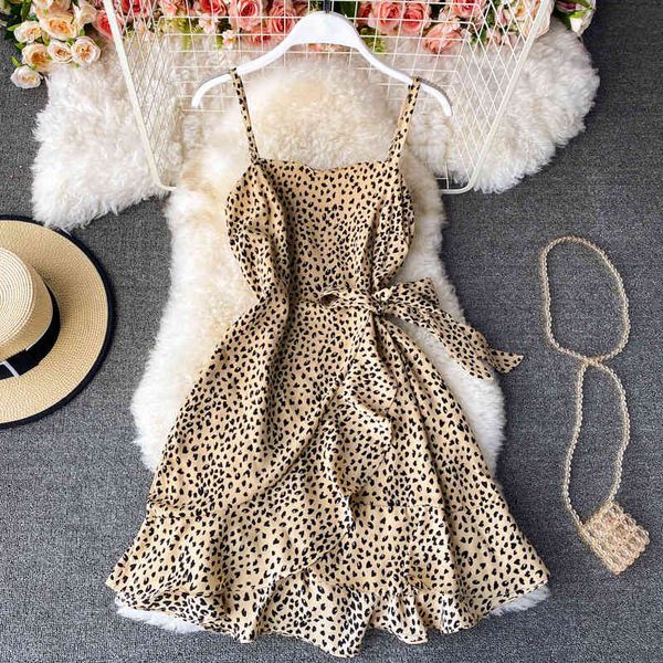summer vintage slash neck spaghetti strap leopard dress women strapless backless print irregular ruffle lace up waist slim 210429, Black;gray
summer vintage slash neck spaghetti strap leopard dress women strapless backless print irregular ruffle lace up waist slim 210429, Black;gray