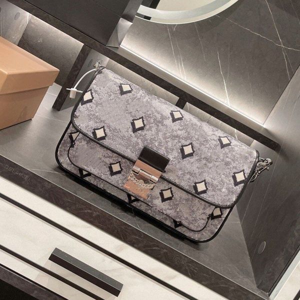 camera bags luxury ladies shoulder bag fashion wild hand handbag messenger handbags wallet classic canvas fabric material design style lcm
camera bags luxury ladies shoulder bag fashion wild hand handbag messenger handbags wallet classic canvas fabric material design style lcm