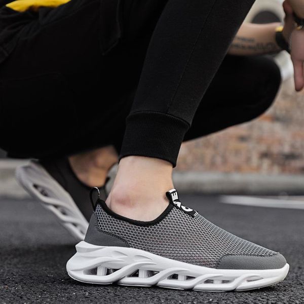 men vulcanize shoes running sneakers summer casual breathable male mesh flats shoes slip-on sneakers men shoes 2021, Black;white
men vulcanize shoes running sneakers summer casual breathable male mesh flats shoes slip-on sneakers men shoes 2021, Black;white