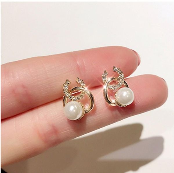 stud 2021 korean female pearl earrings cute crystal circle c-shaped ladies wedding girl jewelry, Golden;silver
stud 2021 korean female pearl earrings cute crystal circle c-shaped ladies wedding girl jewelry, Golden;silver