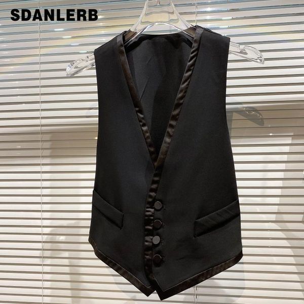 women's vests 2021 summer fashionable v-neck suit vest stitching female fashion pure black color all-matching sleeveless, Black;white
women's vests 2021 summer fashionable v-neck suit vest stitching female fashion pure black color all-matching sleeveless, Black;white