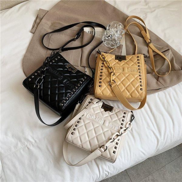 evening bags classic diamond pattern tote bag 2021 fashion high-quality pu leather women's designer handbag chain shoulder messenger1
evening bags classic diamond pattern tote bag 2021 fashion high-quality pu leather women's designer handbag chain shoulder messenger1