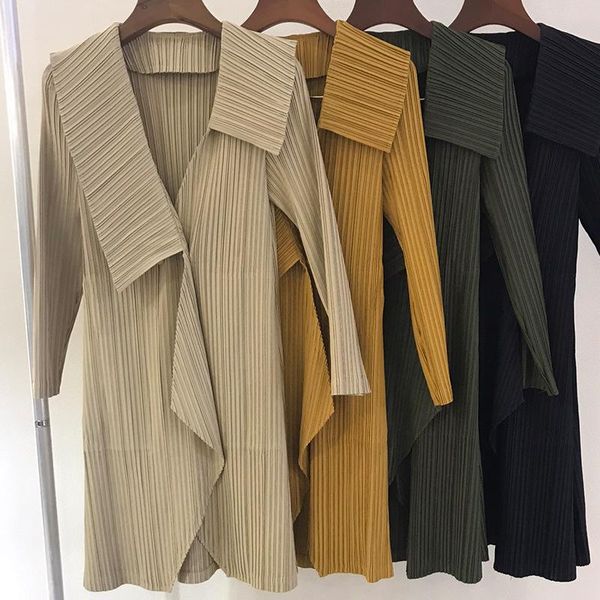 plus size outerwear & coats trench coat for women 45-75kg 2021 spring big turn down collar solid colour elastic loose miyake pleat two butto, Black
plus size outerwear & coats trench coat for women 45-75kg 2021 spring big turn down collar solid colour elastic loose miyake pleat two butto, Black