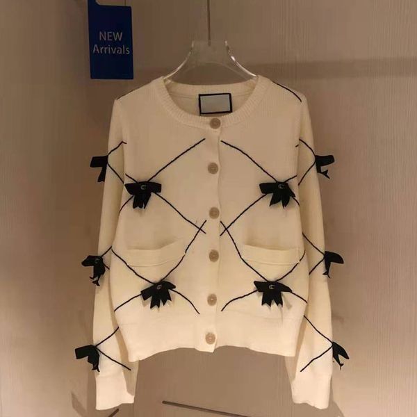 star's same fashion brand autumn and new bow lattice light luxury sweet round neck long sleeve knitted cardigan, White;black
star's same fashion brand autumn and new bow lattice light luxury sweet round neck long sleeve knitted cardigan, White;black