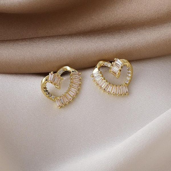 stud u-magical exquisite hollow out love heart cubic zircon earrings dangle for women textured gold color designer jewelry, Golden;silver
stud u-magical exquisite hollow out love heart cubic zircon earrings dangle for women textured gold color designer jewelry, Golden;silver