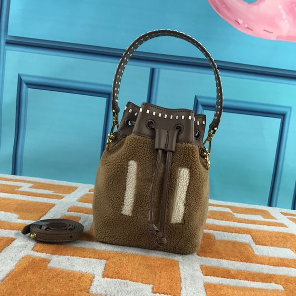 mini lamb wool bucket bag samll crossbody bags lady handbag purse messenger back package letter drawstring handbags high quality
mini lamb wool bucket bag samll crossbody bags lady handbag purse messenger back package letter drawstring handbags high quality