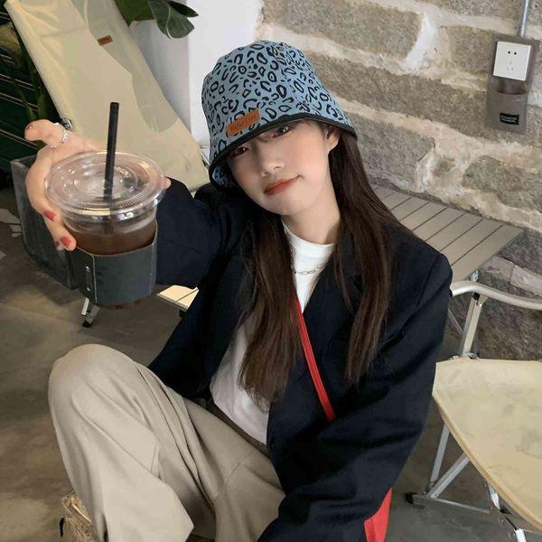 new treasure in spring 2021 / denim leopard print bucket fisherman's self closing cap dome ins cotton versatile korean women's sti, Blue;gray
new treasure in spring 2021 / denim leopard print bucket fisherman's self closing cap dome ins cotton versatile korean women's sti, Blue;gray
