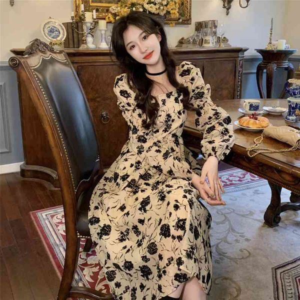 vintage female chiffon dress spring ins elegant square collar puff sleeves pleated a-line long floral dresses, Black;gray
vintage female chiffon dress spring ins elegant square collar puff sleeves pleated a-line long floral dresses, Black;gray