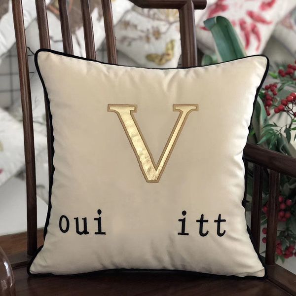 2021 luxurys designers cushion fashion throw pillow mens womens living room nordic simplicity style headrest cushions cuscino
2021 luxurys designers cushion fashion throw pillow mens womens living room nordic simplicity style headrest cushions cuscino