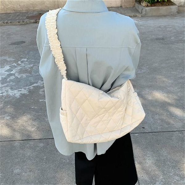 large capacity fashion women messenger bags elegant female casual tote handbags lace pleated shoulder strap ladies underarm bag
large capacity fashion women messenger bags elegant female casual tote handbags lace pleated shoulder strap ladies underarm bag