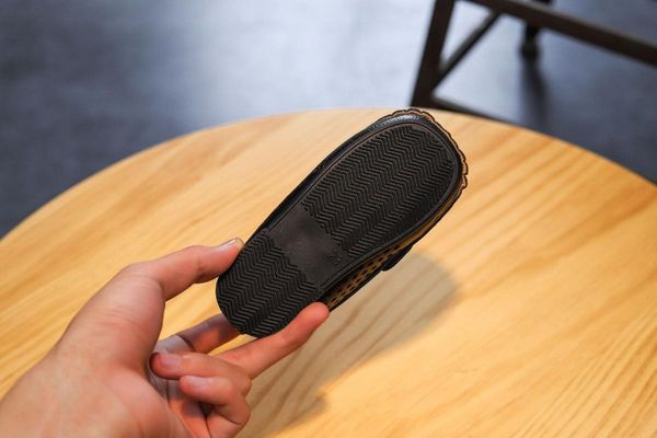 children hollow out breathable small leather shoes summer for boys flat, Black;grey
children hollow out breathable small leather shoes summer for boys flat, Black;grey