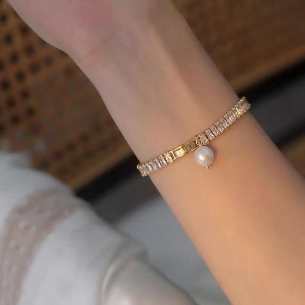 beaded, strands light luxury zircon bracelet korea fashion freshwater pearl pendant party gift girl charm, Black
beaded, strands light luxury zircon bracelet korea fashion freshwater pearl pendant party gift girl charm, Black