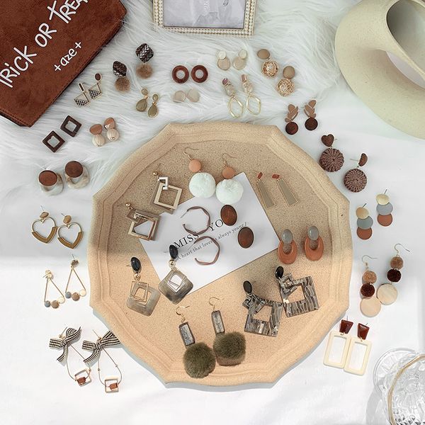 925 silver needle autumn winter brown cool style acrylic plush versatile net red earrings
925 silver needle autumn winter brown cool style acrylic plush versatile net red earrings