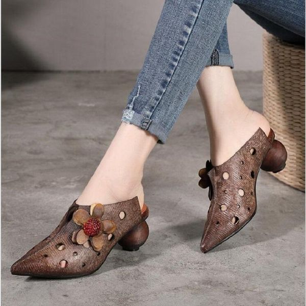 slippers summer genuine leather outside retro china style flowers strange heels women hollow lady sandals 20210614, Black
slippers summer genuine leather outside retro china style flowers strange heels women hollow lady sandals 20210614, Black