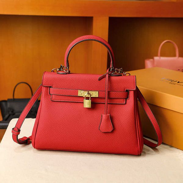 luxury bag handbag popular high sense red bride's wedding large capacity portable women's single shoulder messenger
luxury bag handbag popular high sense red bride's wedding large capacity portable women's single shoulder messenger