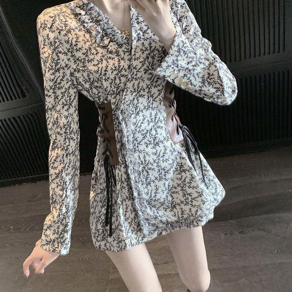 autumn 2021 slim waist v-neck floral print long-sleeved short dress contrast stitching dresses women's clothing casual, Black;gray
autumn 2021 slim waist v-neck floral print long-sleeved short dress contrast stitching dresses women's clothing casual, Black;gray