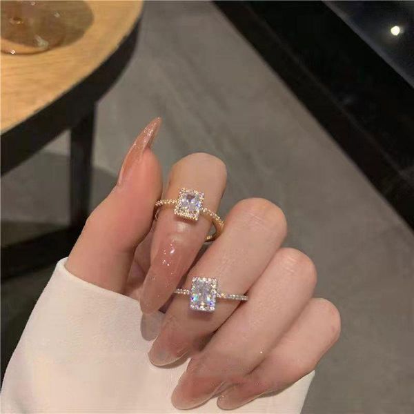 wedding rings brillian korean fashion square shiny zirconia women's engagement ring bijoux gifts for women jewerly from body, Slivery;golden
wedding rings brillian korean fashion square shiny zirconia women's engagement ring bijoux gifts for women jewerly from body, Slivery;golden