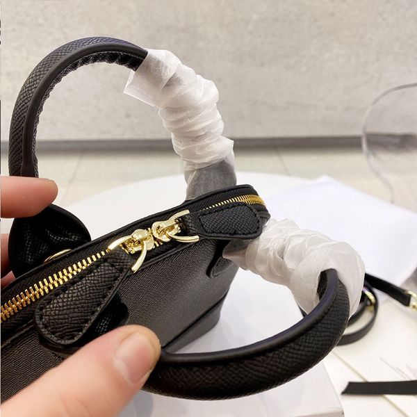 2022shoulder bag cross body bags women shell handbag double zipper head fashion simplicity removable shoulder strap
2022shoulder bag cross body bags women shell handbag double zipper head fashion simplicity removable shoulder strap