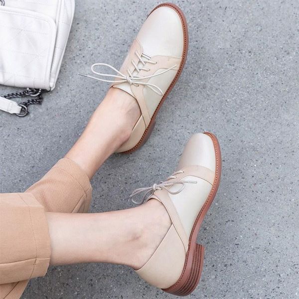 dress shoes 2021 autumn round head deep mouth leather color matching casual semi-high heeled lace-up women's, Black
dress shoes 2021 autumn round head deep mouth leather color matching casual semi-high heeled lace-up women's, Black