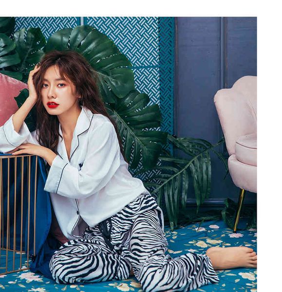 women's sleepwear pajamas for women fashion black white striped pyjamas female lapel spring autumn silk satin sleepwear set pijama femi, Black;red
women's sleepwear pajamas for women fashion black white striped pyjamas female lapel spring autumn silk satin sleepwear set pijama femi, Black;red