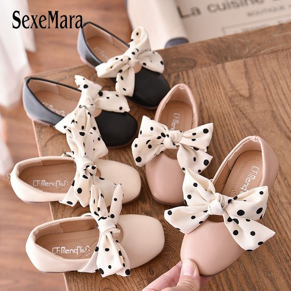 2021 new girls sandals kids leather shoes baby children bowtie leisure sneakers girls princess dance shoes dot ribbon d01152, Black;red
2021 new girls sandals kids leather shoes baby children bowtie leisure sneakers girls princess dance shoes dot ribbon d01152, Black;red
