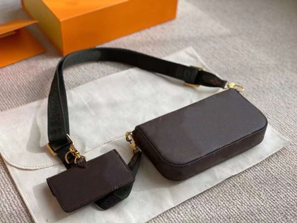 re-engraved version of the mother-in-law bag, three-in-one version, five-in-one shoulder strap, fashion trend, super quality single-shoulder
re-engraved version of the mother-in-law bag, three-in-one version, five-in-one shoulder strap, fashion trend, super quality single-shoulder