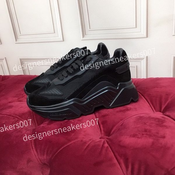 2022 paris 17fw triple s designer shoes boots mens womens clear sole athletic black retro trainers fashion platform sneakers 35-45
2022 paris 17fw triple s designer shoes boots mens womens clear sole athletic black retro trainers fashion platform sneakers 35-45