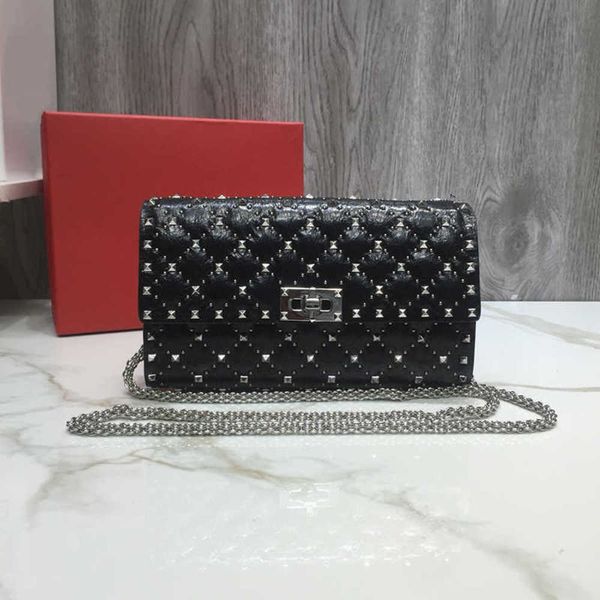 7a+designers new style vacuum plated rivets 0137 shoulder bag made of imported soft resin grain cowhide interior zipper pocket genuine leath
7a+designers new style vacuum plated rivets 0137 shoulder bag made of imported soft resin grain cowhide interior zipper pocket genuine leath