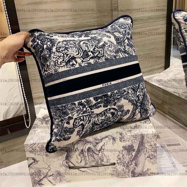 40cm luxurys fashion home pillow comfortable sofa decorative cushion car leisure outdoor picnic pillows multi-purpose ship
40cm luxurys fashion home pillow comfortable sofa decorative cushion car leisure outdoor picnic pillows multi-purpose ship