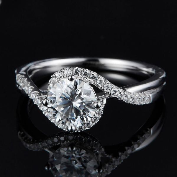 knobspin romantic 100% 925 sterling silver real 1 d color moissanite engagement rings for women party fine jewelry gift cluster, Golden;silver
knobspin romantic 100% 925 sterling silver real 1 d color moissanite engagement rings for women party fine jewelry gift cluster, Golden;silver