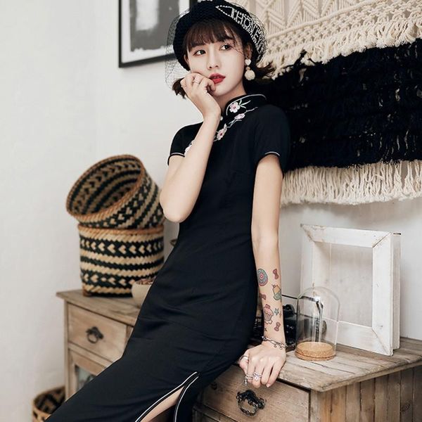 ethnic clothing flower embroidery novelty cotton cheongsam female elegant mandarin collar classic chinese dress slim medium length qipa, Red
ethnic clothing flower embroidery novelty cotton cheongsam female elegant mandarin collar classic chinese dress slim medium length qipa, Red