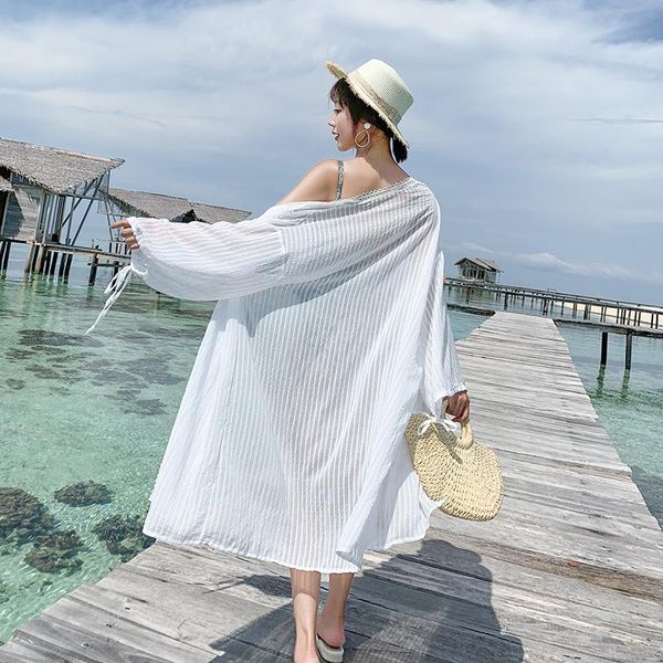 one-piece suits rhyme lady 2021 loose fit large sleeve long beach jacket resort swimsuit bikini top
one-piece suits rhyme lady 2021 loose fit large sleeve long beach jacket resort swimsuit bikini top
