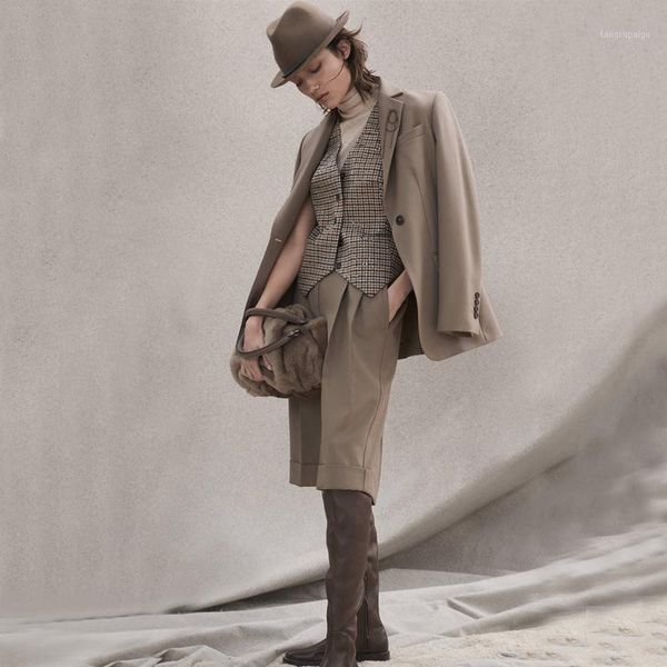 women's two piece pants shorts suit 20 winter european and american fashion pure color ladies leisure brooches two-piece shiny, White
women's two piece pants shorts suit 20 winter european and american fashion pure color ladies leisure brooches two-piece shiny, White