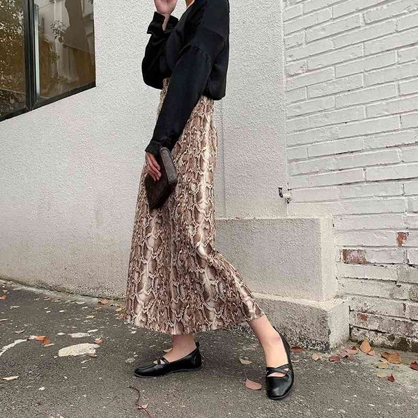 summer style casual women beach skirt womens snake print high waist pleated skirt vintage slim pleated skirt a word skirts 210608, Black
summer style casual women beach skirt womens snake print high waist pleated skirt vintage slim pleated skirt a word skirts 210608, Black