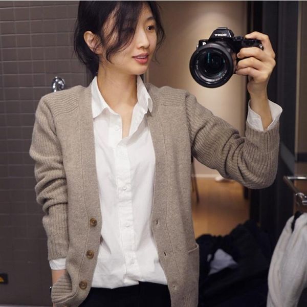 women's sweaters bareskiy 2021 solid color sweater cashmere cardigan female v-neck loose jacket short long-sleeved korean, White;black
women's sweaters bareskiy 2021 solid color sweater cashmere cardigan female v-neck loose jacket short long-sleeved korean, White;black