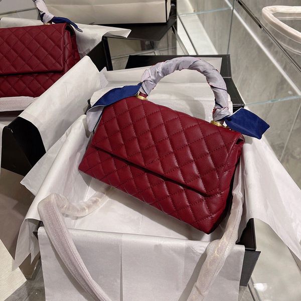 classic fashion style Small sweet wind handbag brand luxury designs women purse caviar wallet two size tote wholesale
classic fashion style Small sweet wind handbag brand luxury designs women purse caviar wallet two size tote wholesale