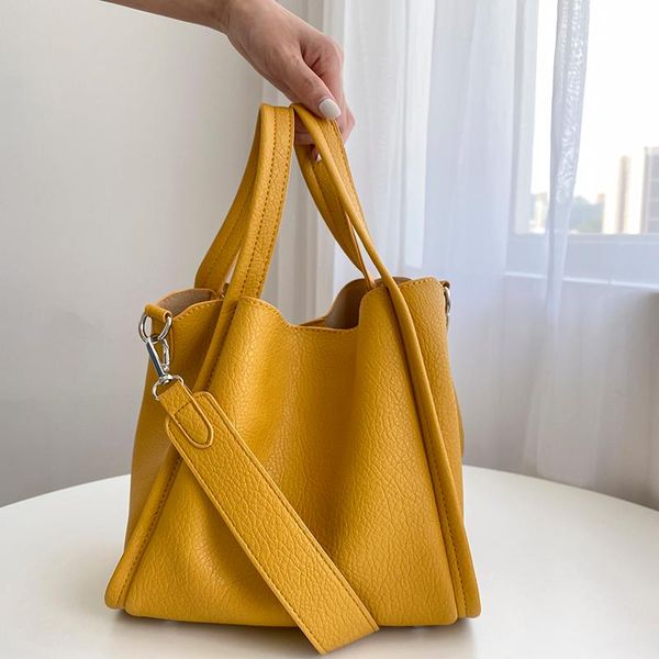 casual basket women handbags designer large capacity shoulder bags luxury matte pu leather crossbody bag big bucket purses
casual basket women handbags designer large capacity shoulder bags luxury matte pu leather crossbody bag big bucket purses