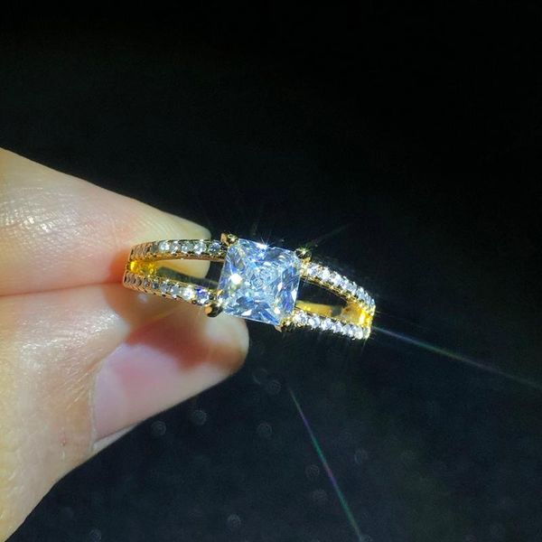wedding rings trend 2021 for women gold color shiny cubic zircon ring with stone female jewelry engagement gift girls r543, Slivery;golden
wedding rings trend 2021 for women gold color shiny cubic zircon ring with stone female jewelry engagement gift girls r543, Slivery;golden