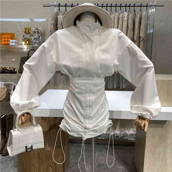smooth collar, zipper, flashlight sleeve, loose shirt, cord, waist, high hip pocket, skirt of two suit parts., Black
smooth collar, zipper, flashlight sleeve, loose shirt, cord, waist, high hip pocket, skirt of two suit parts., Black