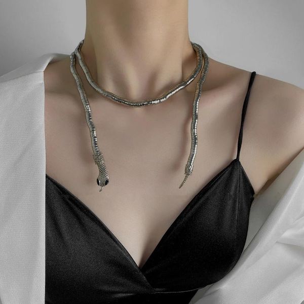 chains modern jewelry snake shape metal necklace 2021 design fashion women selling for party gifts, Silver
chains modern jewelry snake shape metal necklace 2021 design fashion women selling for party gifts, Silver