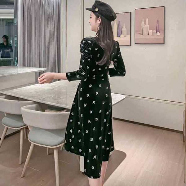 dresses autumn winter women's european and american style printing long-sleeved temperament v-neck veet, Black;gray
dresses autumn winter women's european and american style printing long-sleeved temperament v-neck veet, Black;gray