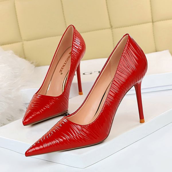 bigtree patent leather woman 2021 new designer pumps party stiletto heels female shoes plus size 43, Black
bigtree patent leather woman 2021 new designer pumps party stiletto heels female shoes plus size 43, Black