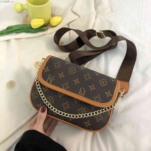 2022 factory wholesale small square single armpit fashion wide shoulder belt single shoulder messenger bag french stick bag
2022 factory wholesale small square single armpit fashion wide shoulder belt single shoulder messenger bag french stick bag