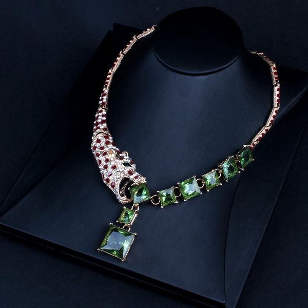 necklace exaggerated leopard crystal pendant short women's hundred with personality collarbone chain necklaces, Silver
necklace exaggerated leopard crystal pendant short women's hundred with personality collarbone chain necklaces, Silver