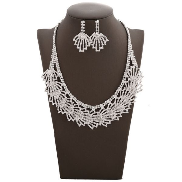 jewelry set fashion diamond studded fan necklace earring set exquisite wedding bride chain necklace, Slivery;golden
jewelry set fashion diamond studded fan necklace earring set exquisite wedding bride chain necklace, Slivery;golden